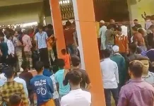 মন্ত্রীর সামনে বিএনপি-যুবদলের হাতাহাতি